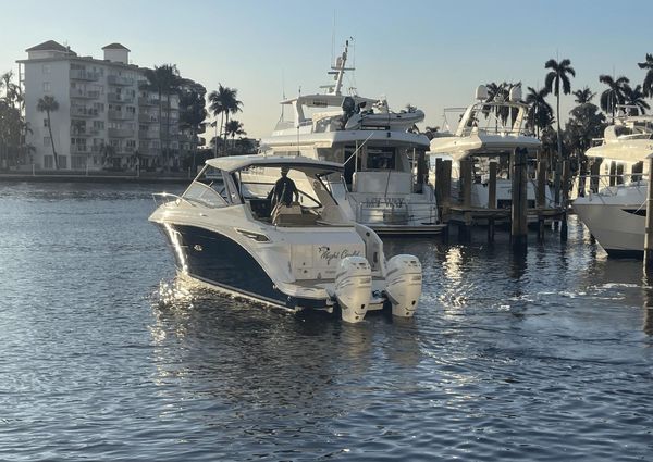 Sea Ray 320 Sundancer Outboard image