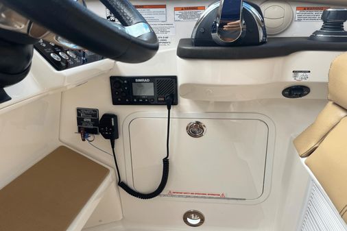 Sea Ray 320 Sundancer Outboard image