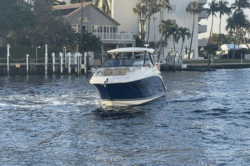 Sea Ray 320 Sundancer Outboard image