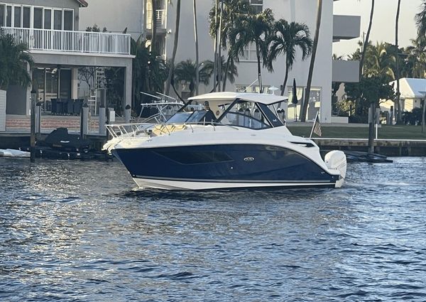 Sea Ray 320 Sundancer Outboard image