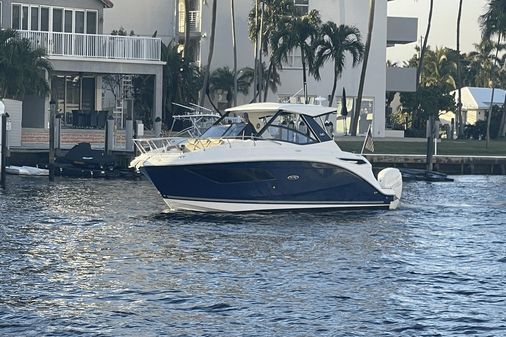 Sea Ray 320 Sundancer Outboard image