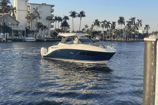 Sea Ray 320 Sundancer Outboard image