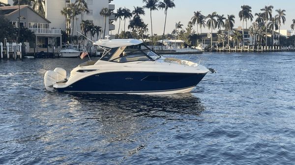 Sea Ray 320 Sundancer Outboard 