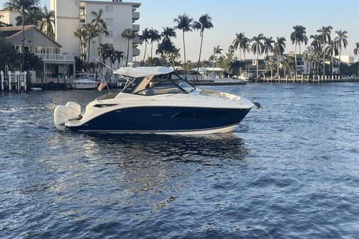 Sea Ray 320 Sundancer Outboard image