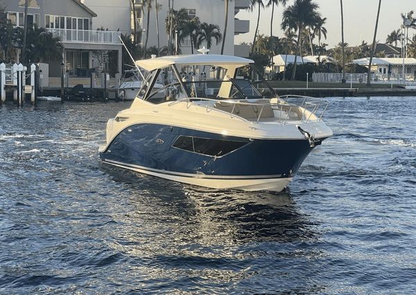 Sea Ray 320 Sundancer Outboard image