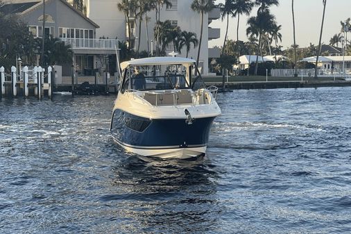 Sea Ray 320 Sundancer Outboard image