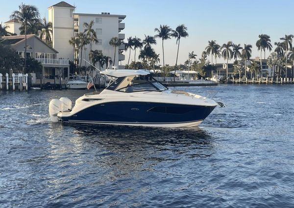 Sea Ray 320 Sundancer Outboard image