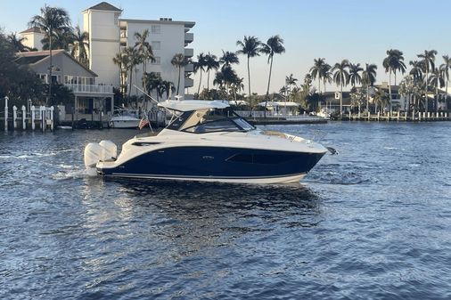 Sea Ray 320 Sundancer Outboard image