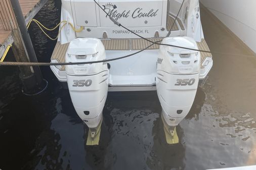 Sea Ray 320 Sundancer Outboard image