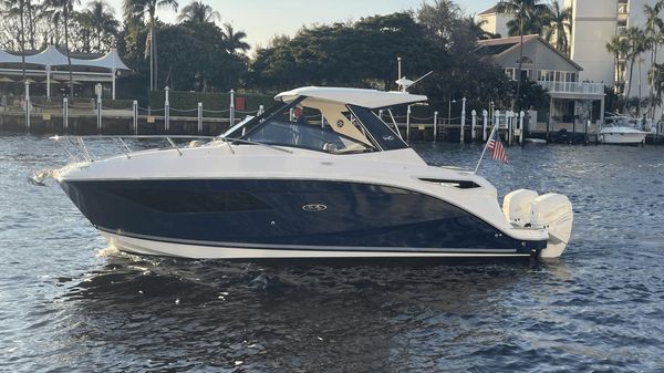 Sea Ray 320 Sundancer Outboard 