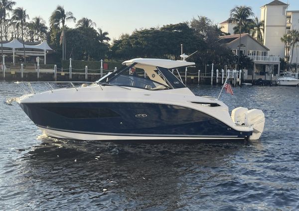 Sea Ray 320 Sundancer Outboard image