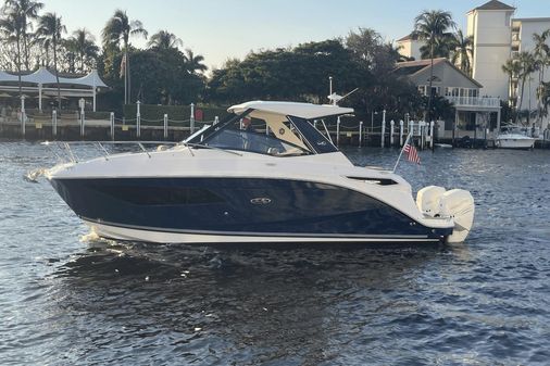 Sea Ray 320 Sundancer Outboard image