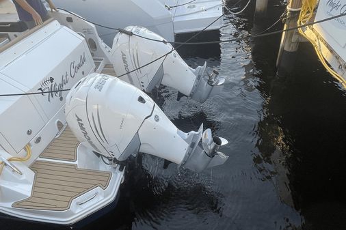 Sea Ray 320 Sundancer Outboard image