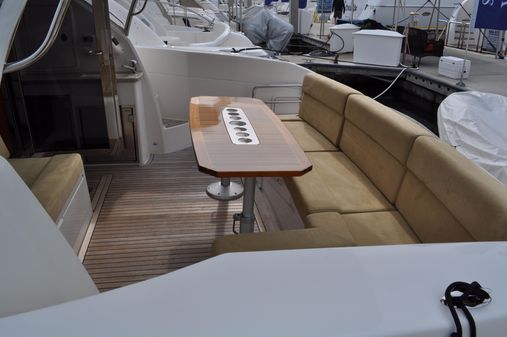 Riviera 4400 Sport Yacht image