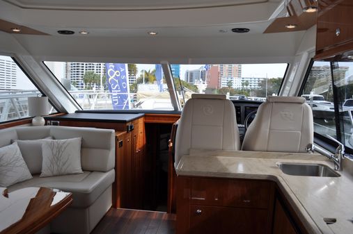 Riviera 4400 Sport Yacht image