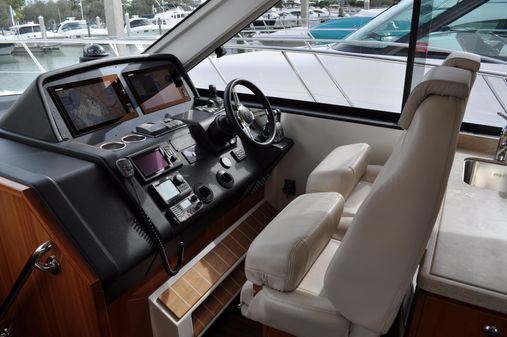 Riviera 4400 Sport Yacht image