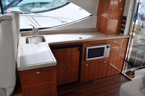 Riviera 4400 Sport Yacht image