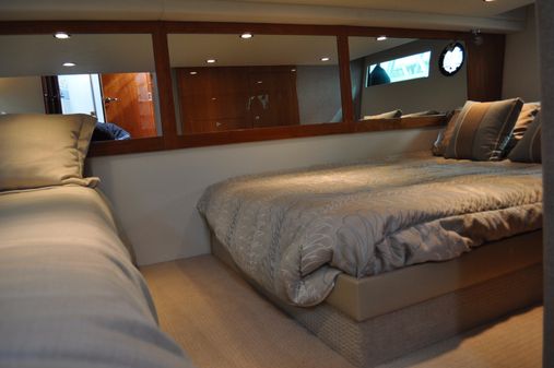 Riviera 4400 Sport Yacht image