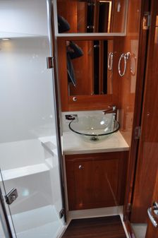 Riviera 4400 Sport Yacht image