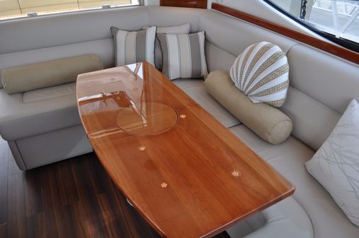 Riviera 4400 Sport Yacht image