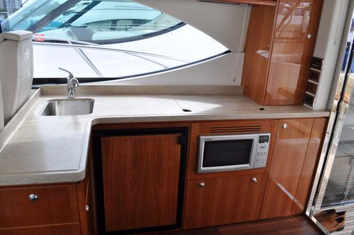 Riviera 4400 Sport Yacht image