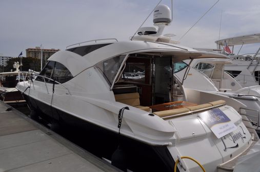 Riviera 4400 Sport Yacht image