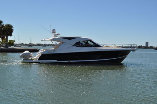 Riviera 4400 Sport Yacht image