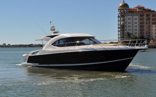 Riviera 4400 Sport Yacht image