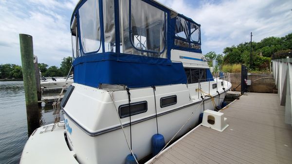 Carver 3607 Aft Cabin 