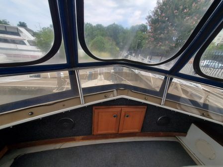 Carver 3607 Aft Cabin image