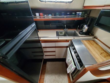 Carver 3607 Aft Cabin image