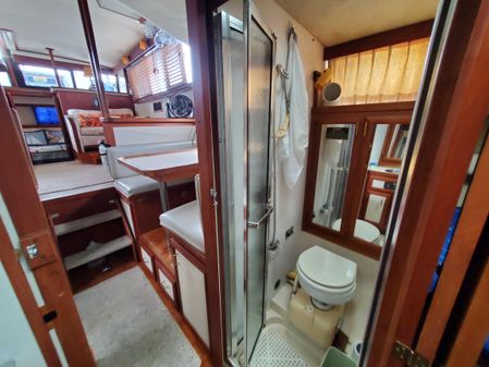 Carver 3607 Aft Cabin image