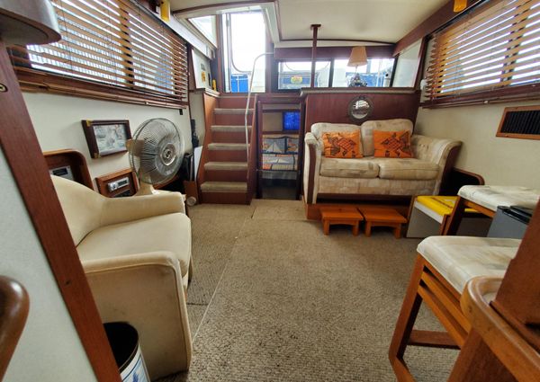 Carver 3607 Aft Cabin image