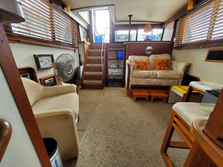 Carver 3607 Aft Cabin image