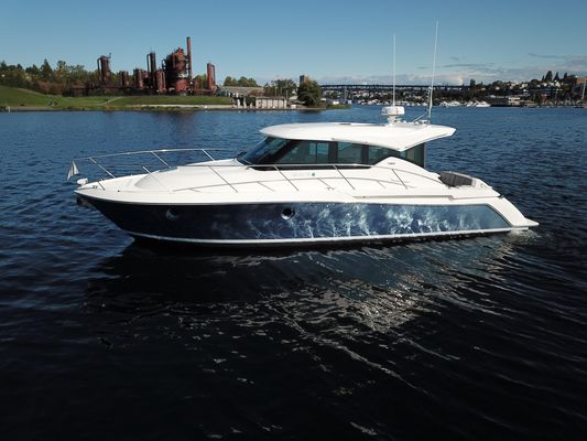 Tiara 39 Coupe - main image