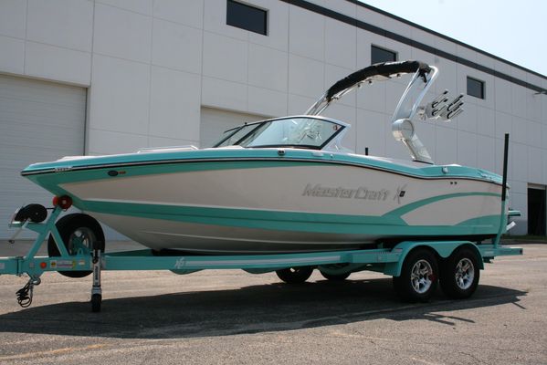 Mastercraft X10 - main image