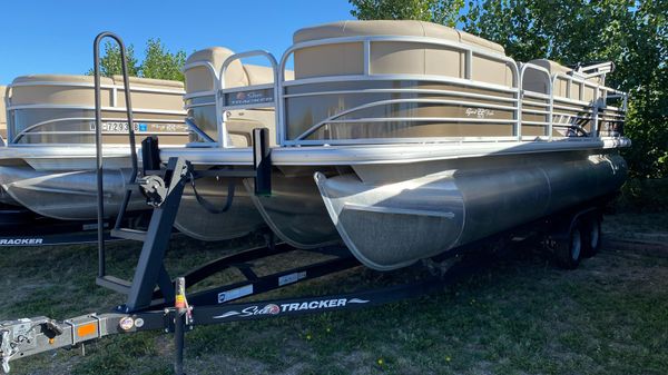 Sun Tracker SportFish 22 XP3