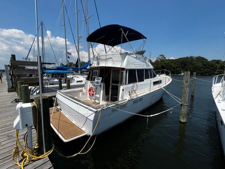 Bayliner 388 image