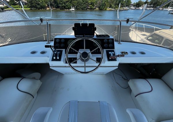 Bayliner 388 image