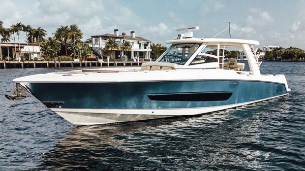 Boston Whaler 420 Outrage
