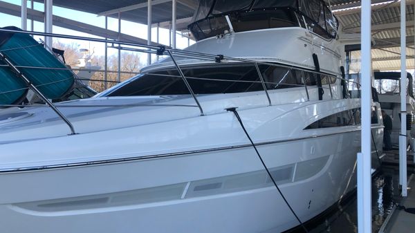 Carver 43 Motor Yacht