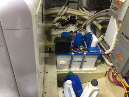 Carver 43 Motor Yacht image