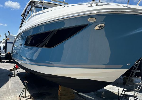 Sea Ray Sundancer 320 Coupe OB image