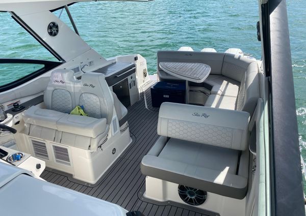 Sea Ray Sundancer 320 Coupe OB image