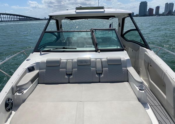 Sea Ray Sundancer 320 Coupe OB image