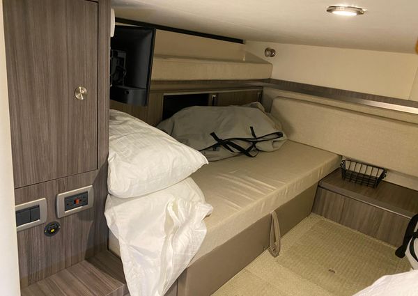 Sea Ray Sundancer 320 Coupe OB image