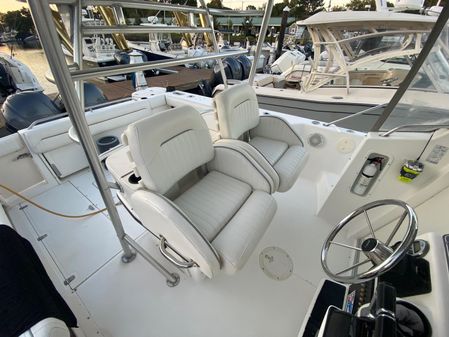 Boston-whaler 285-OUTRAGE-CUDDY image