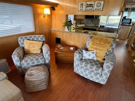 Hatteras 74 Sport Deck Motor Yacht image