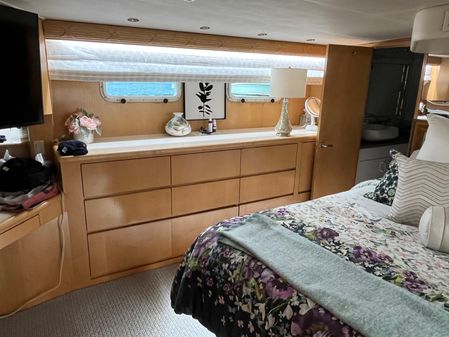 Hatteras 74 Sport Deck Motor Yacht image