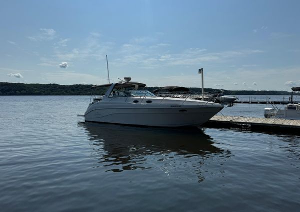 Rinker 342 Fiesta Vee image